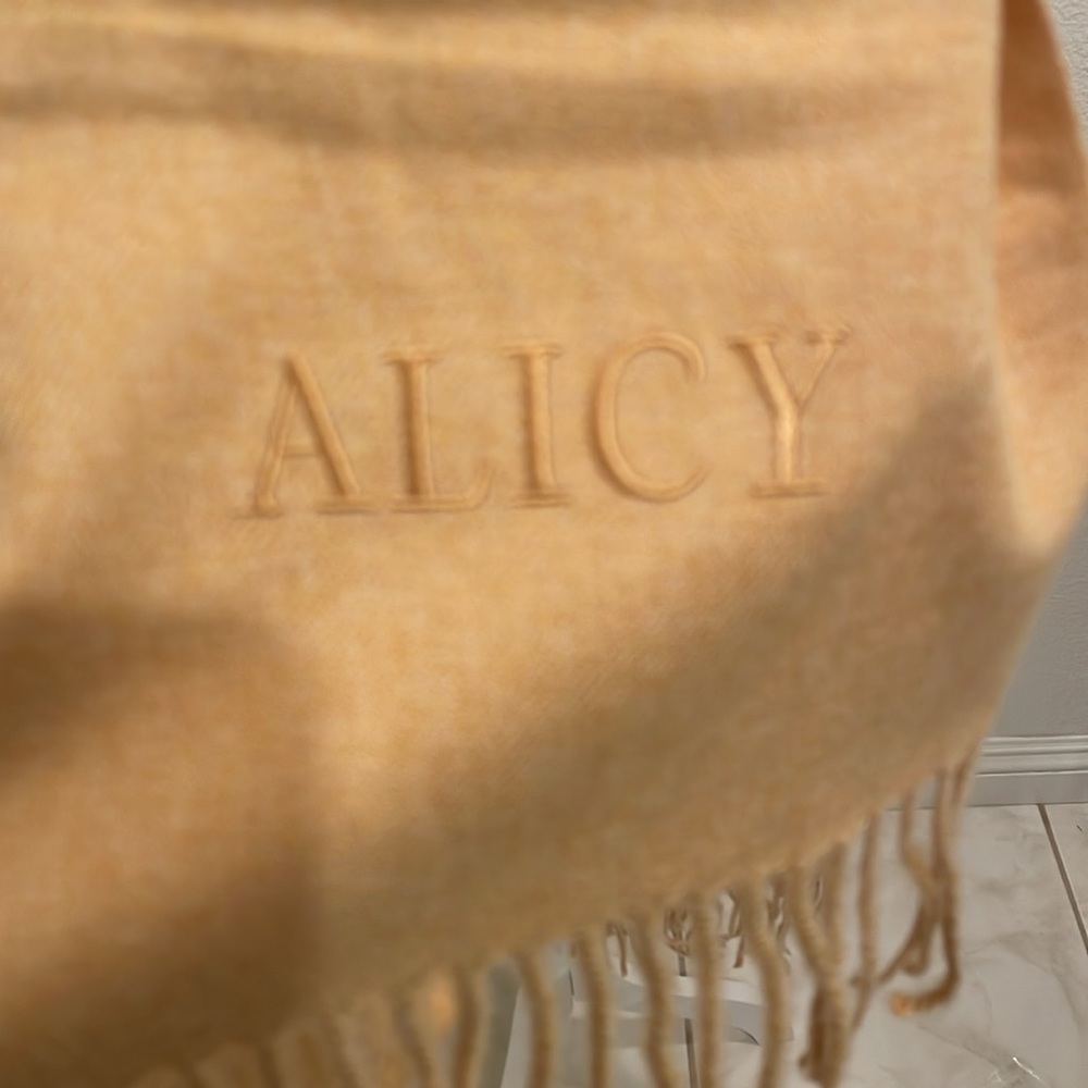 NWOT Womens Alicy Scarf - Picture 2 of 5